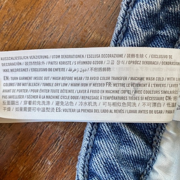 Hollister 1R Ultra high Rise Mom Jeans Raw Hem W25 X 27 - New - Picture 14 of 14